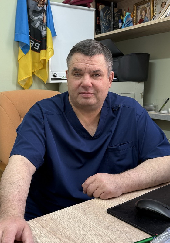 Сулима Олексій Миколайович. Завідуючий лабораторією біомедичної інженерії ДУ «ІТО НАМНУ», Старший науковий співробітник клініки ортопедії та травматології дорослих ДУ «ІТО НАМНУ», кандидат медичних наук, ортопед-травматолог вищої категорії
